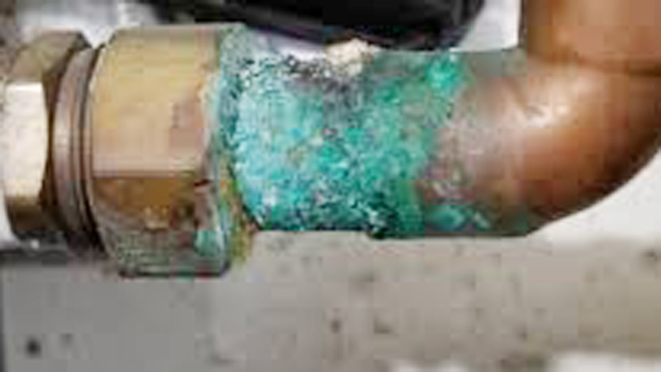 How to Remove Green Oxidation from Copper Pipes