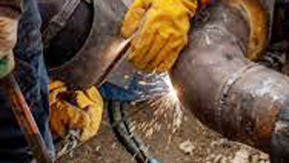 What Does a Pipeline Welder Do