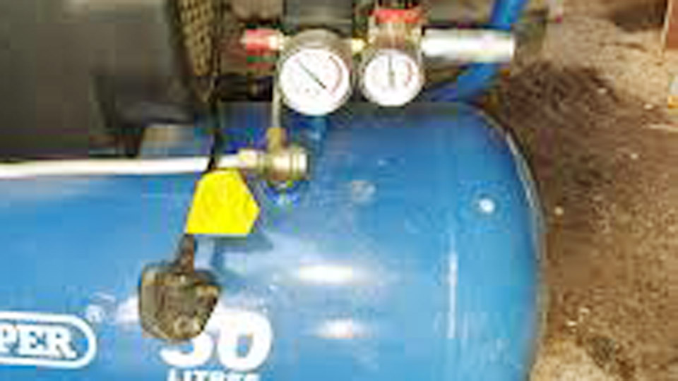 How to Fix a Leaking Air Compressor