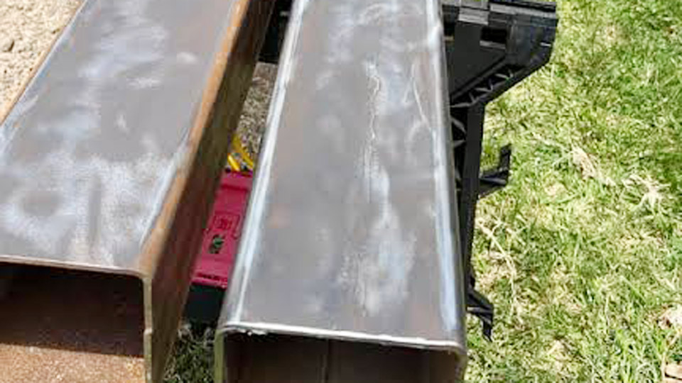 Can I Use Rubbing Alcohol to Clean Metal Before Painting? 1 Can I Use Rubbing Alcohol to Clean Metal Before Painting