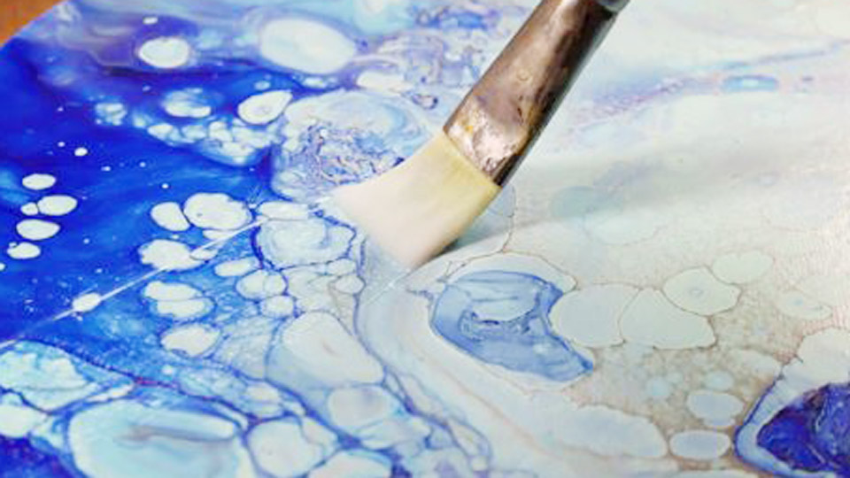 Does Acrylic Paint Stick to Plastic? Improve Adhesion 1 Does Acrylic Paint Stick to Plastic