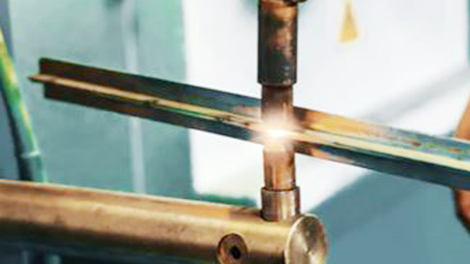 Spot Welding Current and Voltage for Strong Welds 1 Spot Welding Current and Voltage