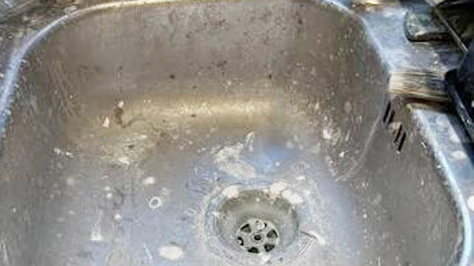 How to Remove Dried Paint from Stainless Steel Sink