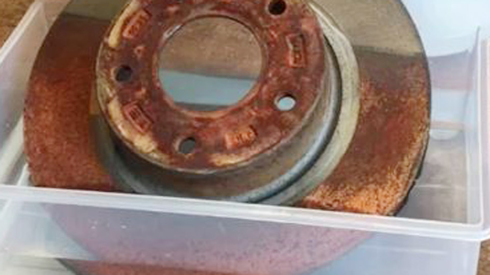 How to Remove Rust from Metal at Home with Vinegar 1 How to Remove Rust from Metal at Home with Vinegar